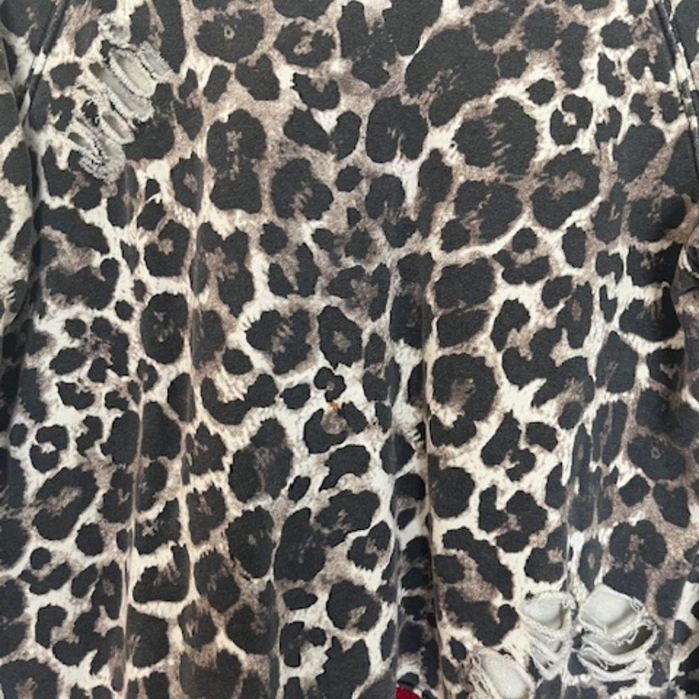 Pam & Gela animal leopard print distressed sweatshirt size Medium - Picture 5 of 5